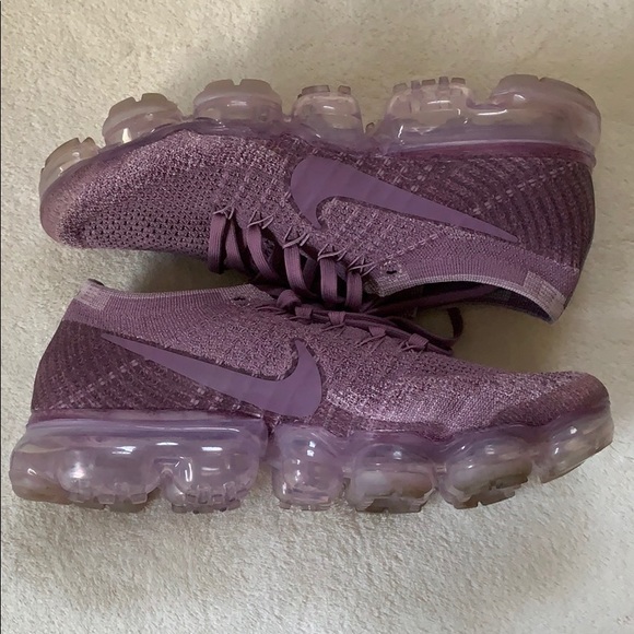 dusty rose vapormax